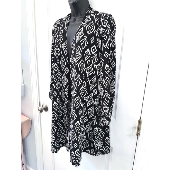 Dear Scarlett Diamond Elegance Gabby Cardigan - Picture 5 of 8